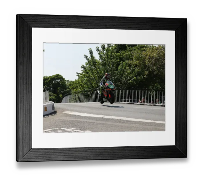 Framed Print : Paul Potchy Williams Kawasaki 2023 Supertwin TT Framed Print : Paul Potchy Williams Kawasaki 2023 Supertwin TT