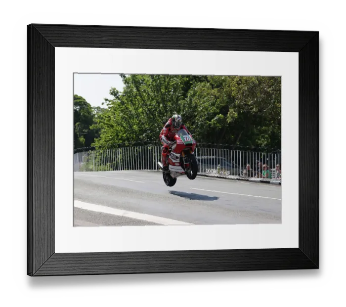 Framed Print : Peter Hickman Yamaha 2023 Supertwin TT
