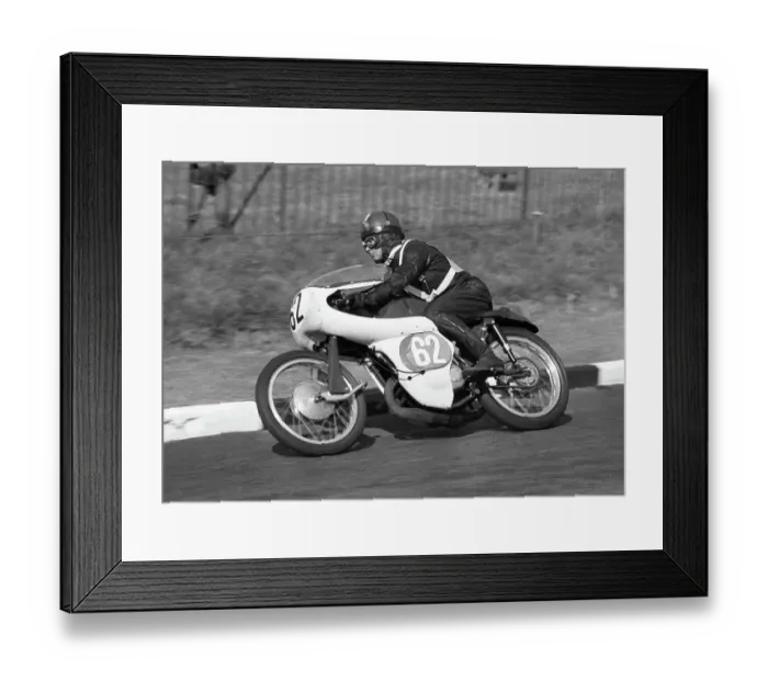 Framed Print : Gordon Daniels Cotton 1965 Lightweight Manx Grand Prix Framed Print : Gordon Daniels Cotton 1965 Lightweight Manx Grand Prix