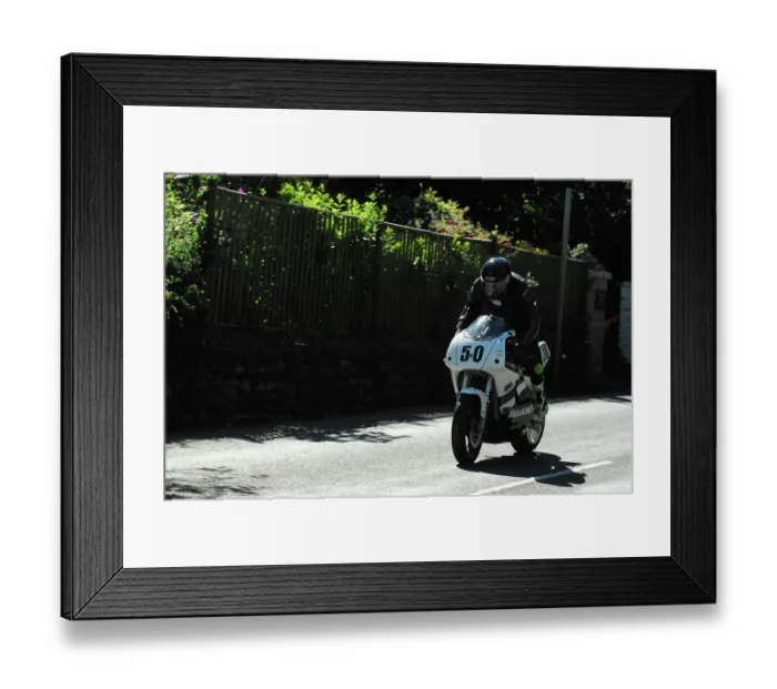 Framed Print : Paul Wilson Suzuki 2016 Superbike TT Framed Print : Paul Wilson Suzuki 2016 Superbike TT