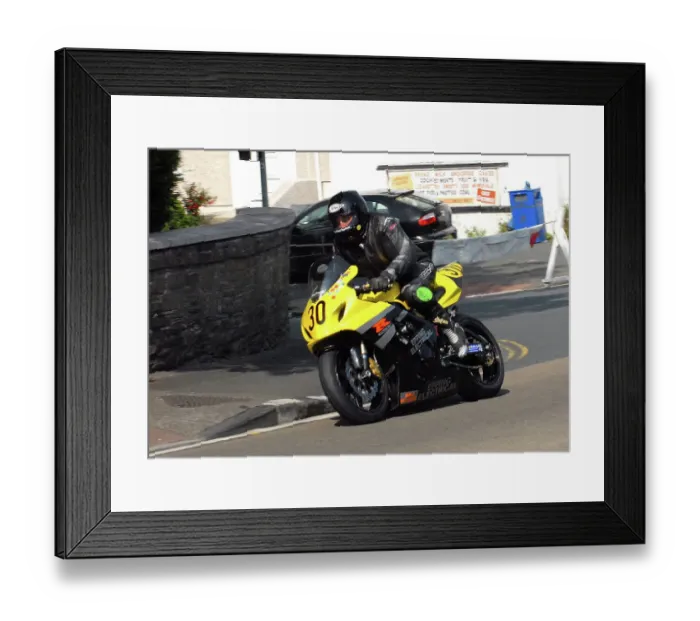 Framed Print : Paul Wilson Suzuki 2010 Senior Manx Grand Prix Framed Print : Paul Wilson Suzuki 2010 Senior Manx Grand Prix