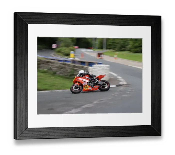 Framed Print : Sam Mousley Kawasaki 2023 Senior Manx Grand Prix Framed Print : Sam Mousley Kawasaki 2023 Senior Manx Grand Prix
