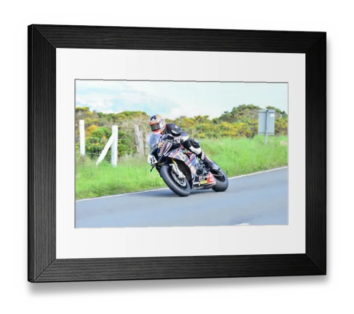 Framed Print : Stephen L Thompson BMW 2014 Superbike TT Framed Print : Stephen L Thompson BMW 2014 Superbike TT