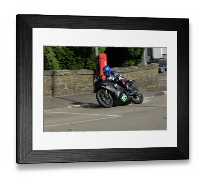 Framed Print : Jeff Ward Suzuki 2009 Lightweight Manx Grand Prix Framed Print : Jeff Ward Suzuki 2009 Lightweight Manx Grand Prix