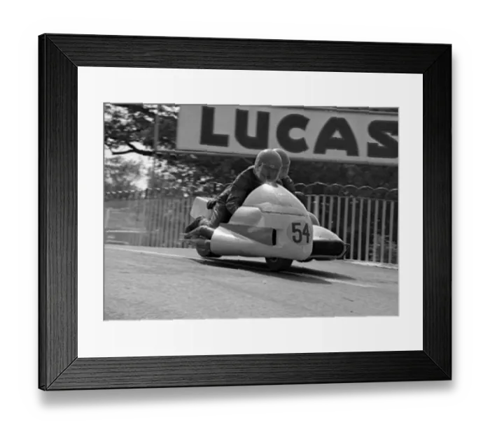 Framed Print : John Graham Ian Forrest Suzuki 1975 1000 Sidecar TT Framed Print : John Graham Ian Forrest Suzuki 1975 1000 Sidecar TT
