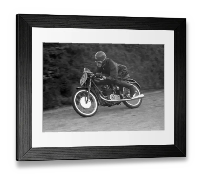 Framed Print : Jim Thomson MV 1954 Ultra Lightweight TT Framed Print : Jim Thomson MV 1954 Ultra Lightweight TT