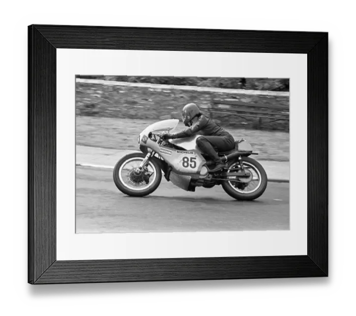 Framed Print : Geoff Barstard Crescent 1975 Senior Manx Grand Prix Framed Print : Geoff Barstard Crescent 1975 Senior Manx Grand Prix