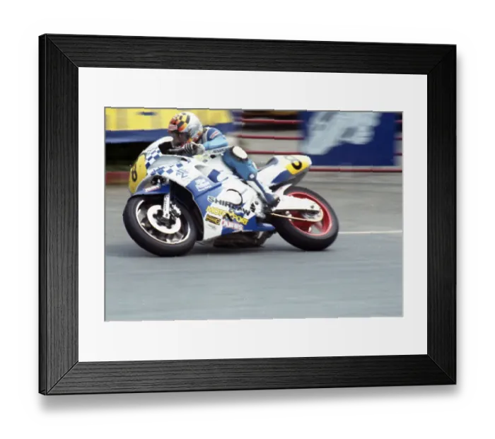 Framed Print : Iain Duffus Honda 1993 Supersport 600 TT Framed Print : Iain Duffus Honda 1993 Supersport 600 TT