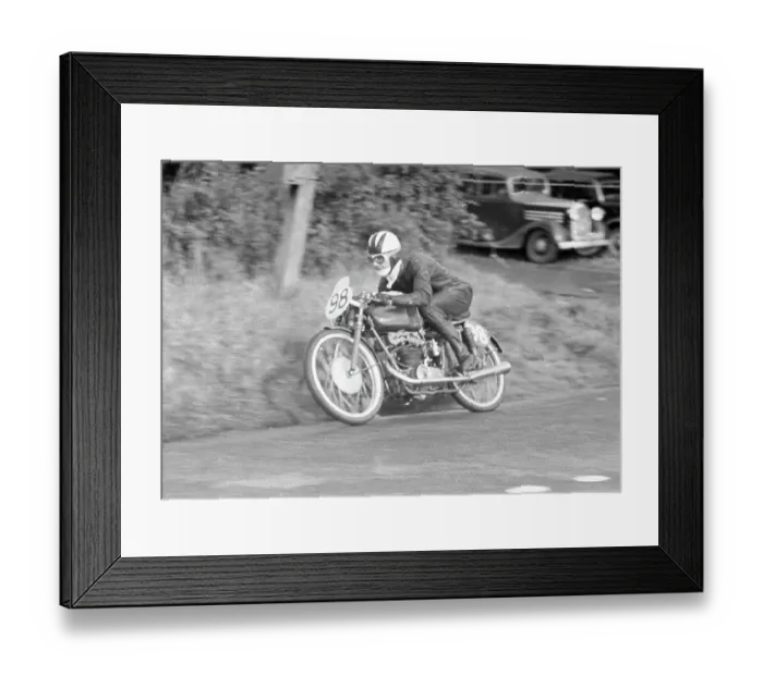 Framed Print : Cecil Sandford MV 1952 Ultra Lightweight Ulster Grand Prix Framed Print : Cecil Sandford MV 1952 Ultra Lightweight Ulster Grand Prix