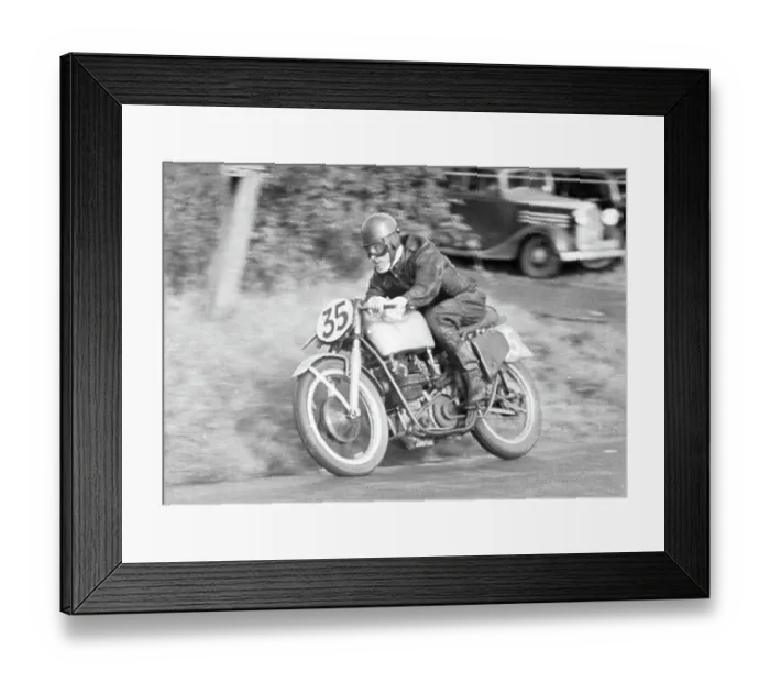 Framed Print : Ronnie Mead Velocette 1952 Lightweight Ulster Grand Prix Framed Print : Ronnie Mead Velocette 1952 Lightweight Ulster Grand Prix