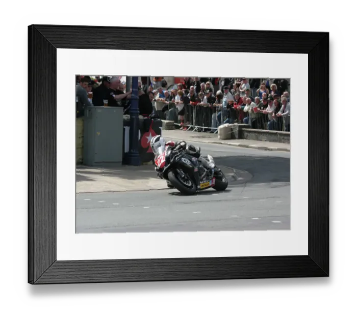 Framed Print : William Dunlop Suzuki 2010 Superstock TT Framed Print : William Dunlop Suzuki 2010 Superstock TT