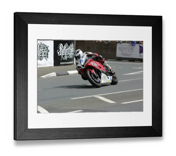 Framed Print : William Dunlop Yamaha 2009 Supersport TT