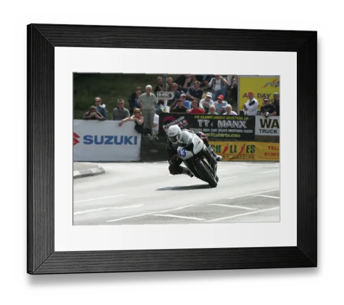 Framed Print : William Dunlop Kawasaki 2007 Senior TT Framed Print : William Dunlop Kawasaki 2007 Senior TT