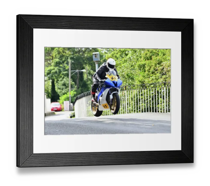 Framed Print : Louis O'Regan Yamaha 2015 Senior Manx Grand Prix Framed Print : Louis O'Regan Yamaha 2015 Senior Manx Grand Prix