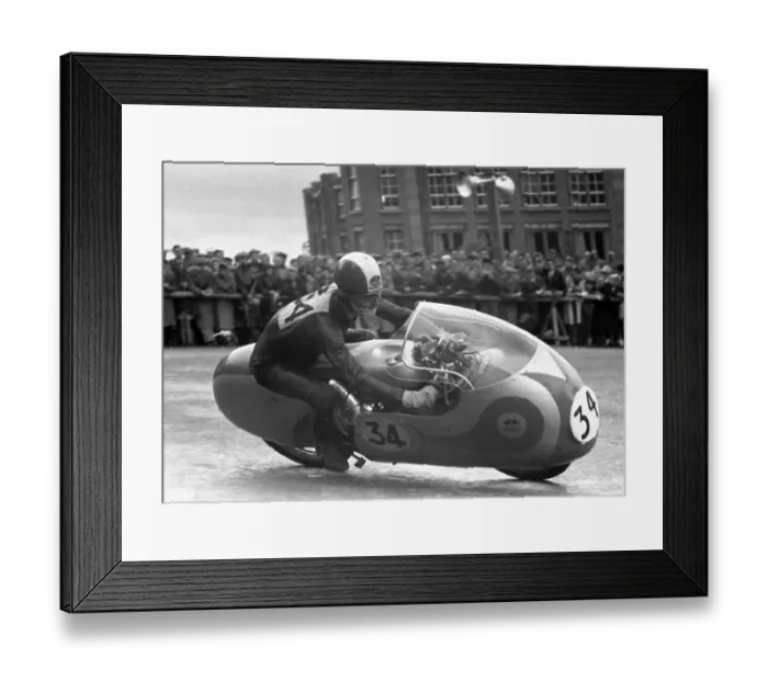 Framed Print : Tarquinio Provini Mondial 1957 Ultra Lightweight TT
