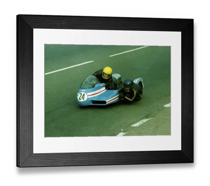 Framed Print : Barrie Moran & Pete Cropper (Konig) at Union Mills Framed Print : Barrie Moran & Pete Cropper (Konig) at Union Mills
