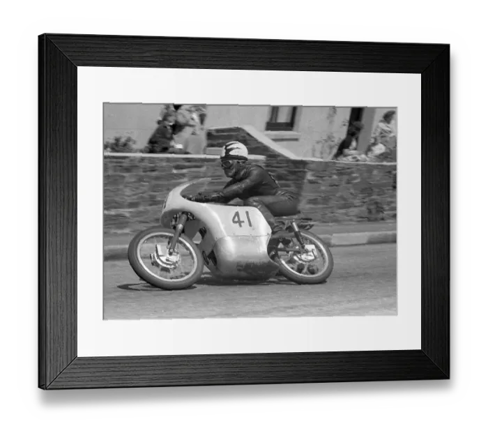 Framed Print : Tommy Robb (Ducati) at Nursery Bends, 1959 Ultra Lightweight TT Framed Print : Tommy Robb (Ducati) at Nursery Bends, 1959 Ultra Lightweight TT