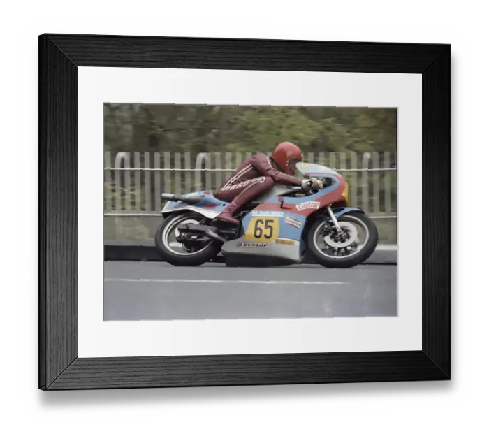 Framed Print : German Herbert Schwifrecke (Suzuki) at Braddan Bridge Framed Print : German Herbert Schwifrecke (Suzuki) at Braddan Bridge