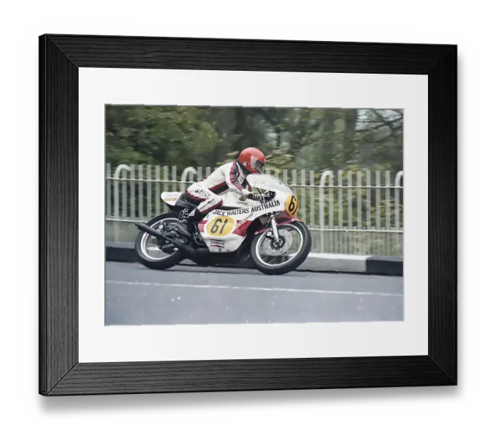Framed Print : Aussie Barry Smith (Yamaha) at Braddan Bridge