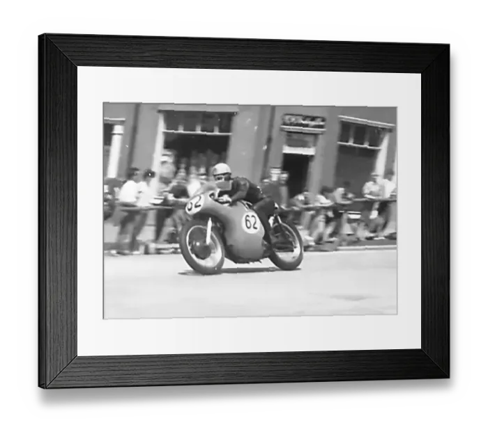 Framed Print : Italy's Alberto Pagani (Norton) on Bray Hill Framed Print : Italy's Alberto Pagani (Norton) on Bray Hill