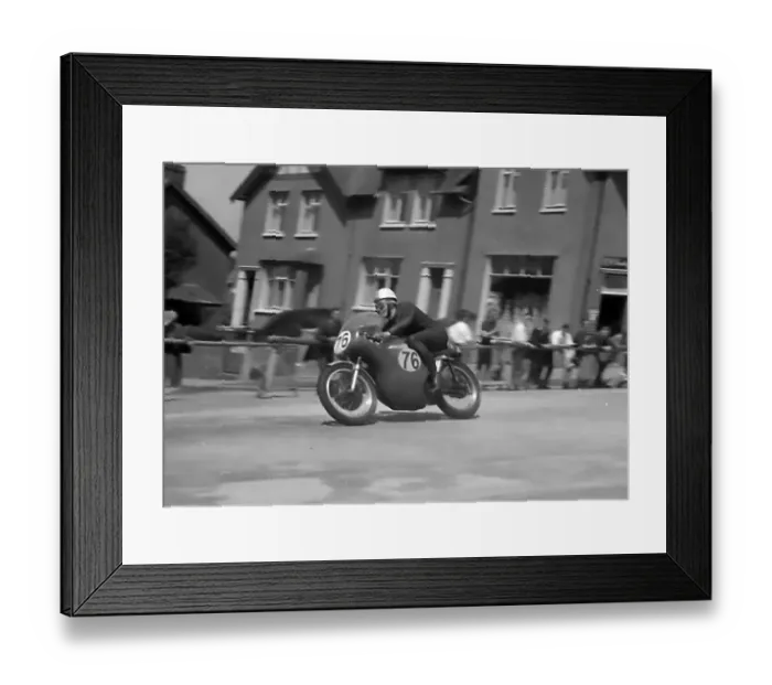 Framed Print : Derek Russell (Norton) 1960 Senior TT Framed Print : Derek Russell (Norton) 1960 Senior TT