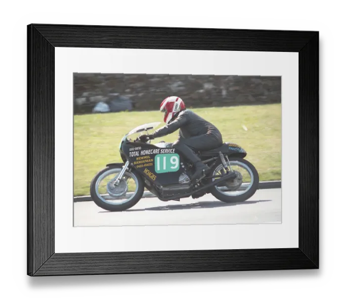 Framed Print : Bernie Trout (Ducati) 1990 Lightweight Classic Manx Grand Prix