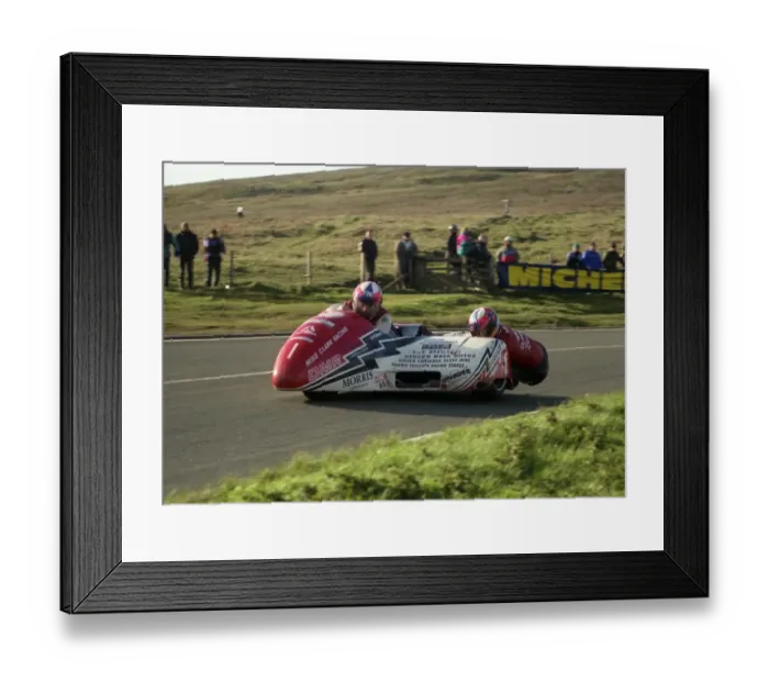 Framed Print : Dave Molyneux & Peter Hill (DMR) 1996 Sidecar TT Framed Print : Dave Molyneux & Peter Hill (DMR) 1996 Sidecar TT