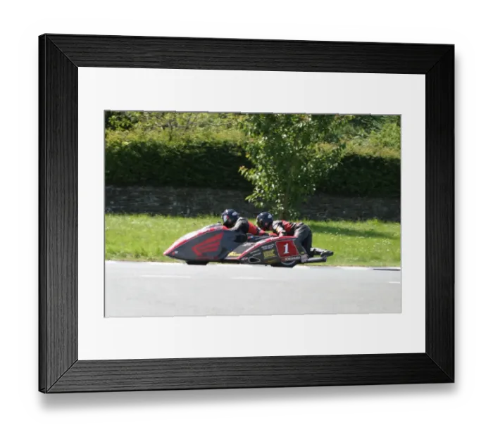 Framed Print : Dave Molyneux & Dan Sayle (DMR Honda) 2005 Sidecar TT Framed Print : Dave Molyneux & Dan Sayle (DMR Honda) 2005 Sidecar TT