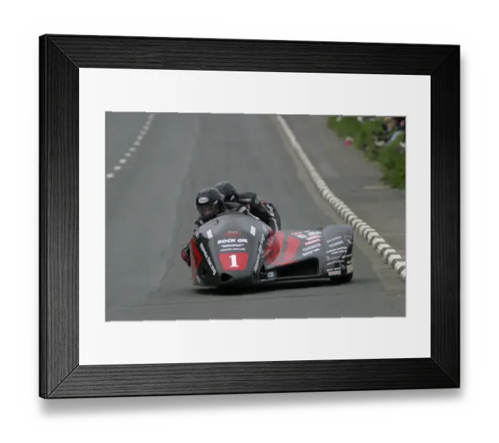 Framed Print : Dave Molyneux at the 2003 TT Framed Print : Dave Molyneux at the 2003 TT
