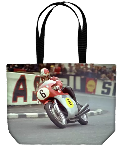 Ago rounds Quarter Bridge; 1971 Senior TT