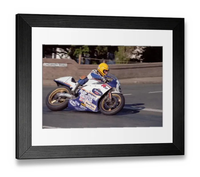 Framed Print : Joey Dunlop (Honda) 1985 Formula One TT Framed Print : Joey Dunlop (Honda) 1985 Formula One TT