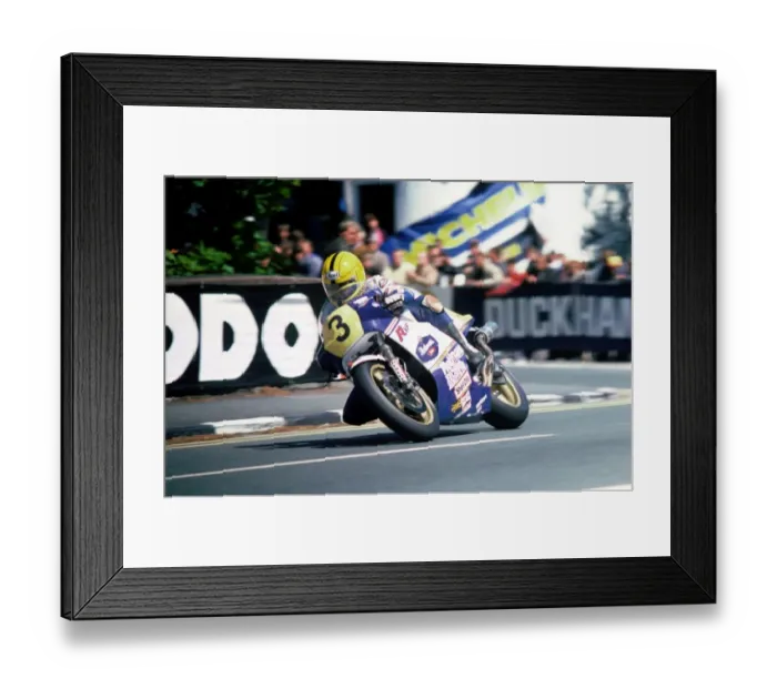 Framed Print : Joey Dunlop (Honda): Quarter Bridge, 1985 Senior TT Framed Print : Joey Dunlop (Honda): Quarter Bridge, 1985 Senior TT