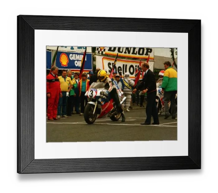 Framed Print : Joey Dunlop (Honda) 1988 Formula One TT Framed Print : Joey Dunlop (Honda) 1988 Formula One TT