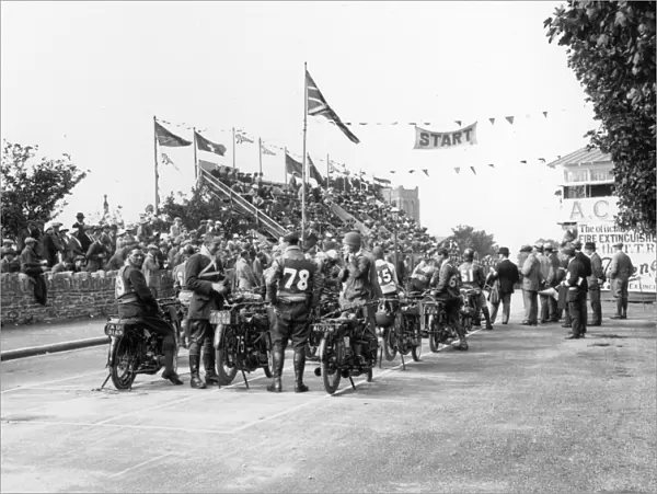 1920 Senior TT startline