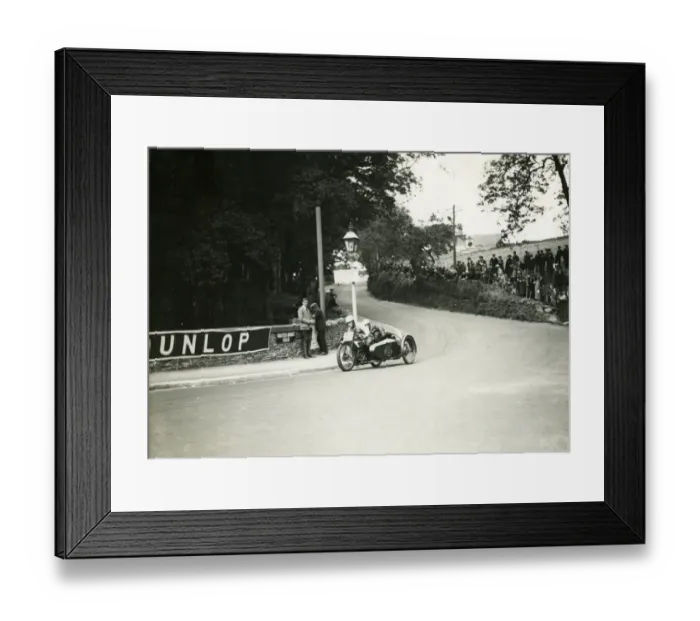 Framed Print : Len Parker (Douglass / c) at Quarter Bridge Framed Print : Len Parker (Douglass / c) at Quarter Bridge