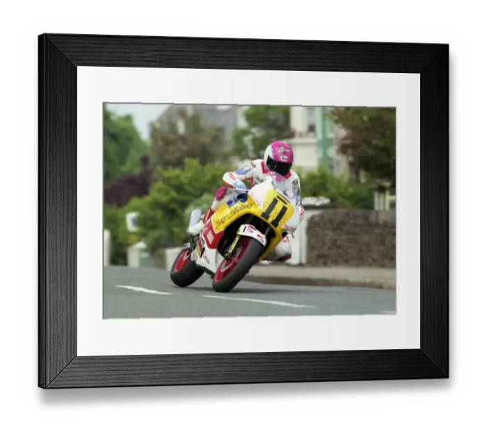 Framed Print : White Gates action: Steve Hislop 1991 Supersport TT Framed Print : White Gates action: Steve Hislop 1991 Supersport TT