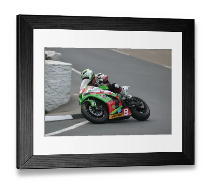 Framed Print : Kawasaki King: Michael Dunlop 2011 TT Superstock Framed Print : Kawasaki King: Michael Dunlop 2011 TT Superstock