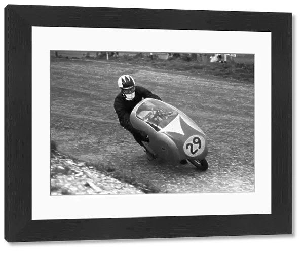 Clypse action from Cecil Sandford (Mondial) 1957 Lightweight TT