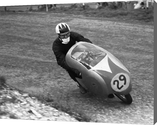 Clypse action from Cecil Sandford (Mondial) 1957 Lightweight TT