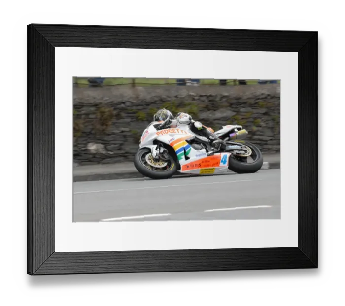Framed Print : Ian Hutchinson (Padgett Honda) 2010 Supersport TT Framed Print : Ian Hutchinson (Padgett Honda) 2010 Supersport TT