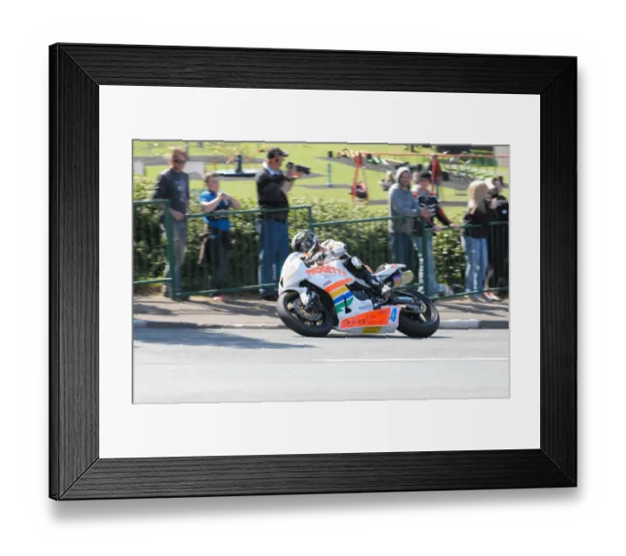 Framed Print : 2010 TT win No. 3 Ian Hutchinson (Honda) 2010 Supersport TT 2 Framed Print : 2010 TT win No. 3 Ian Hutchinson (Honda) 2010 Supersport TT 2