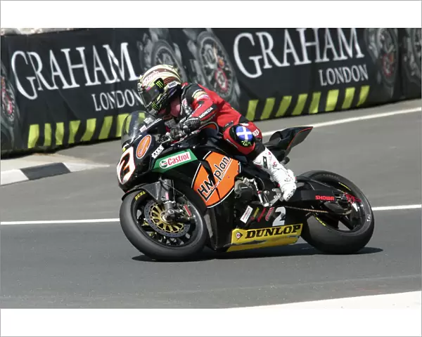 Win No. 15 for John McGuinness, 2009 Superbike TT