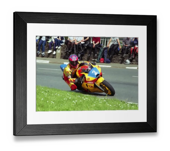 Framed Print : Jim Moodie (Yamaha) 2002 Junior TT Framed Print : Jim Moodie (Yamaha) 2002 Junior TT