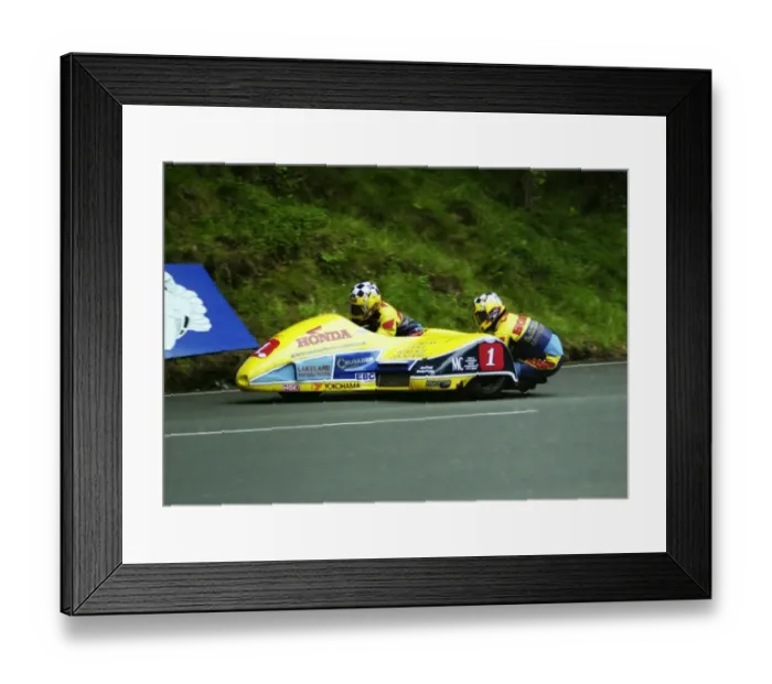 Framed Print : Rob Fisher at Ramsey Hairpin, 2000 Sidecar B TT Framed Print : Rob Fisher at Ramsey Hairpin, 2000 Sidecar B TT
