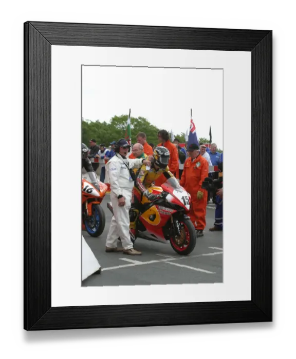 Framed Print : Guy Martin (Suzuki) 2005 Senior TT Framed Print : Guy Martin (Suzuki) 2005 Senior TT