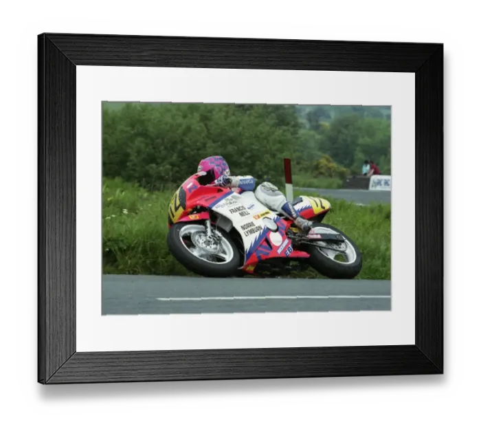 Framed Print : Jim Moodie at the Gooseneck: 1993 Supersport 600 TT Framed Print : Jim Moodie at the Gooseneck: 1993 Supersport 600 TT
