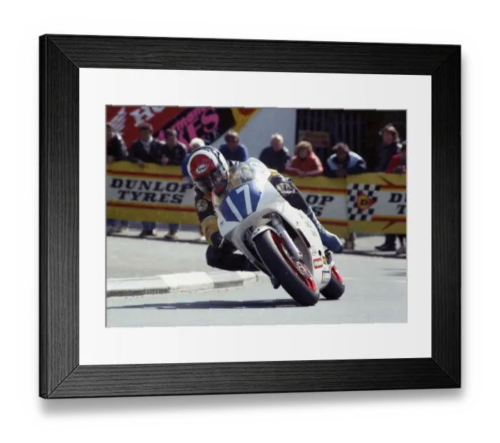 Framed Print : Ian Lougher at Quarter Bridge: 1990 Junior TT Framed Print : Ian Lougher at Quarter Bridge: 1990 Junior TT