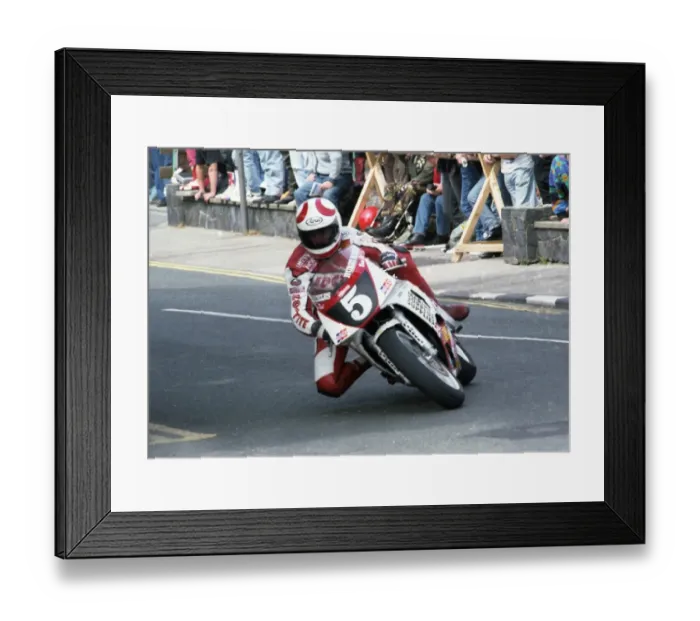 Framed Print : Brian Reid at Parliament Square: 1992 Supersport 400 TT Framed Print : Brian Reid at Parliament Square: 1992 Supersport 400 TT