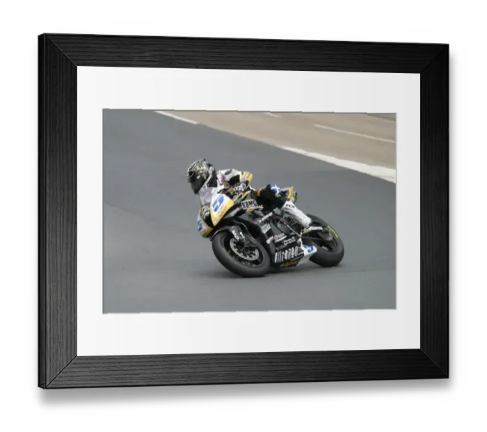Framed Print : Keith Amor at Governors Bridge: 2010 Supersport TT