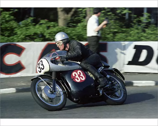 Neil Kelly at Quarter Bridge: 1967 Production 500 TT